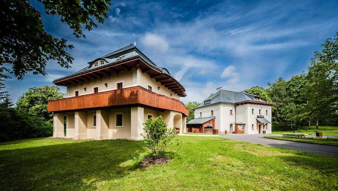 Hotel Kristin Hradek Decin Zewnętrze zdjęcie