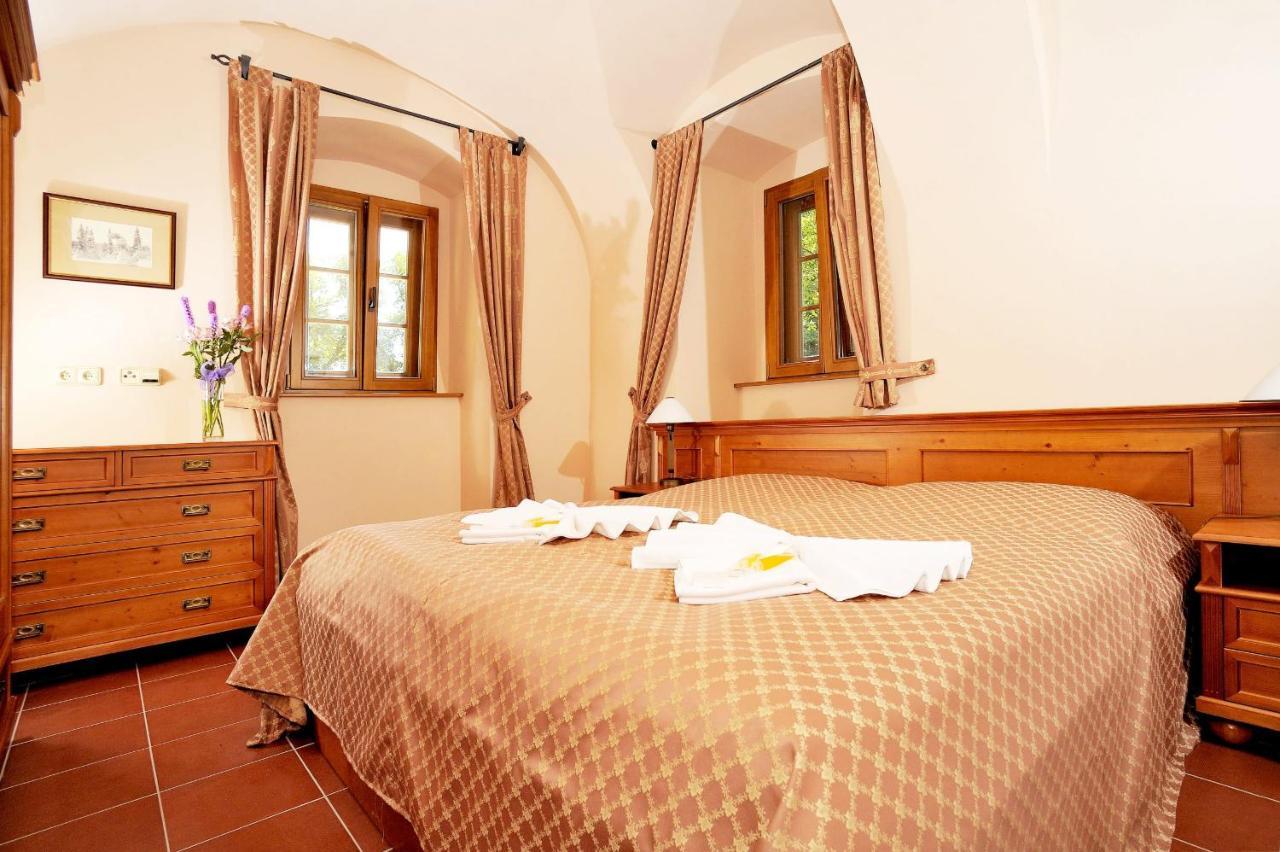 Hotel Kristin Hradek Decin Zewnętrze zdjęcie