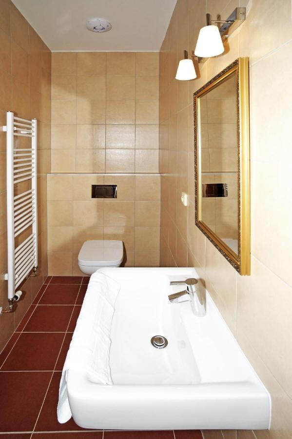 Hotel Kristin Hradek Decin Zewnętrze zdjęcie