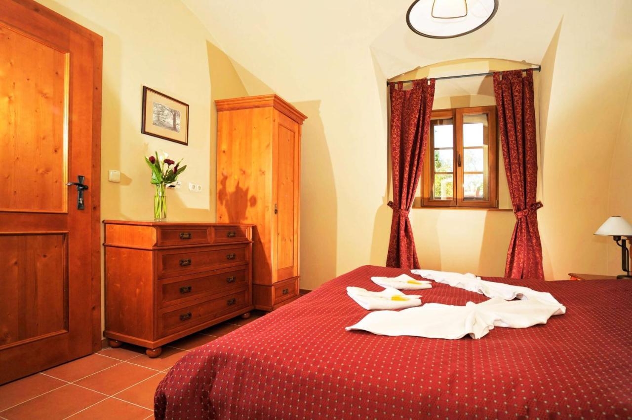 Hotel Kristin Hradek Decin Zewnętrze zdjęcie