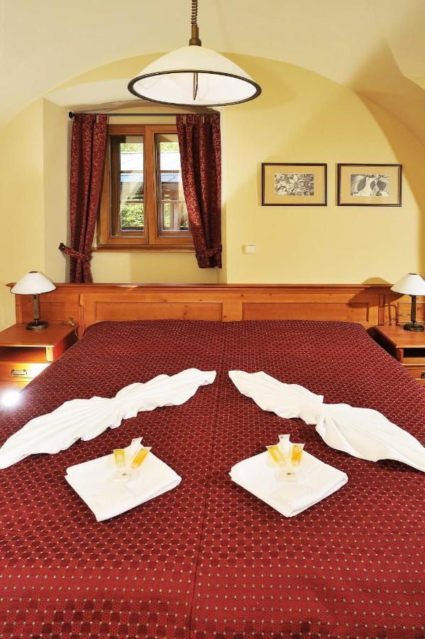 Hotel Kristin Hradek Decin Zewnętrze zdjęcie