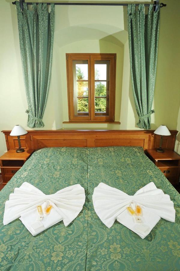 Hotel Kristin Hradek Decin Zewnętrze zdjęcie