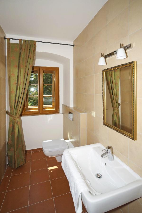 Hotel Kristin Hradek Decin Zewnętrze zdjęcie
