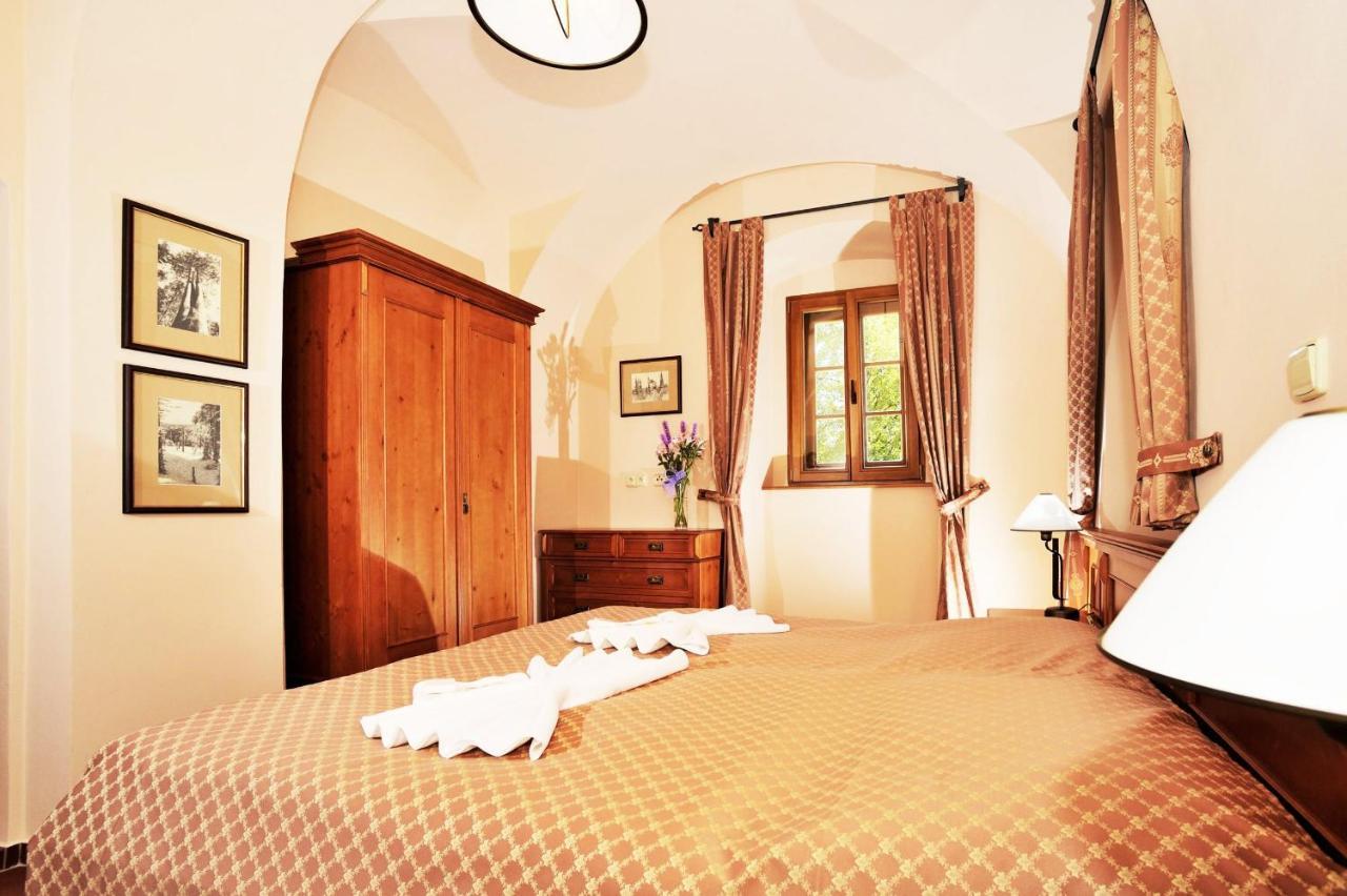 Hotel Kristin Hradek Decin Zewnętrze zdjęcie